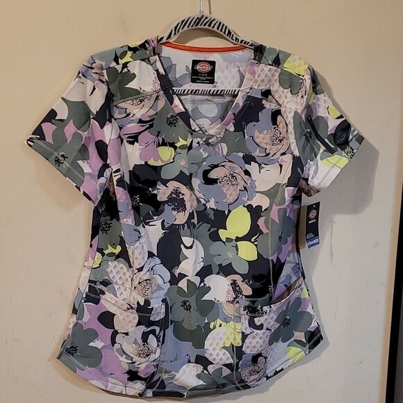 Dickies medium Scrub top NWT - Picture 1 of 3